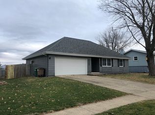 1722 Cedar St, Norwalk, IA 50211