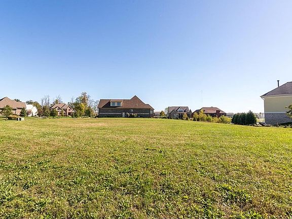 3rd image of 6633 Silver Creek Dr