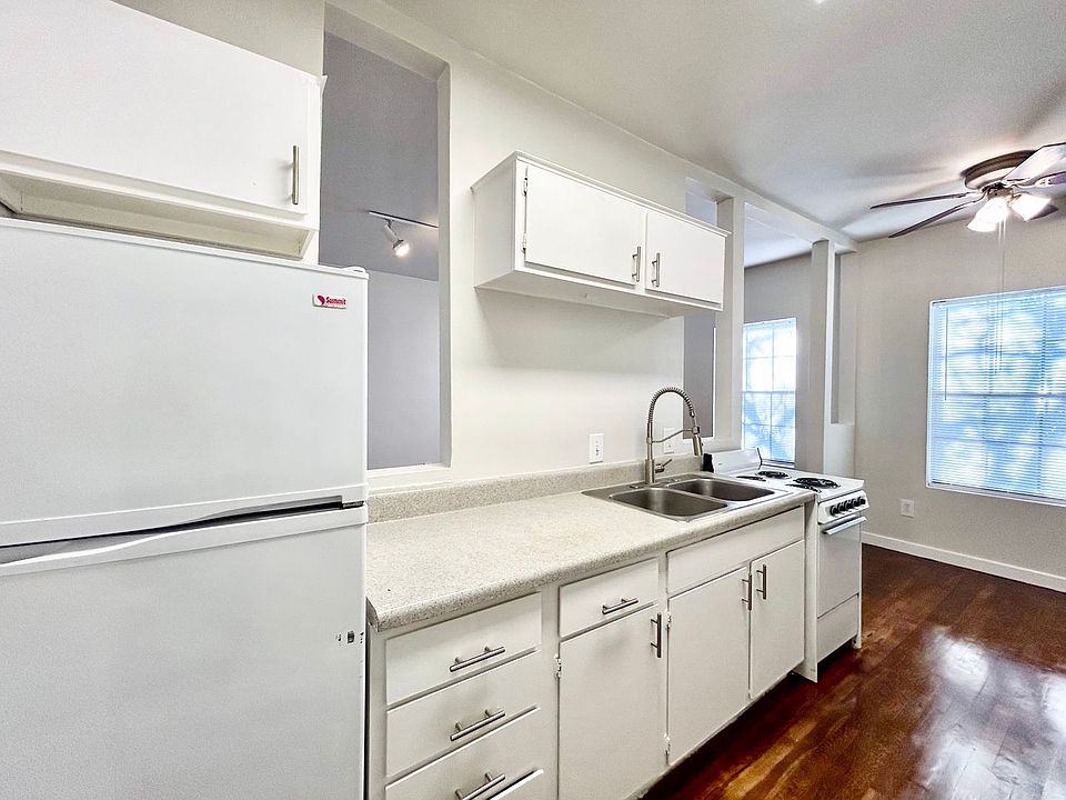 1st image of 4021 Mandell St #F