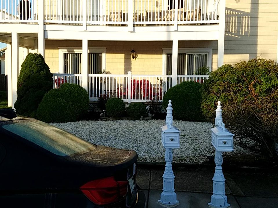 412 N Wissahickon Ave 1st floor