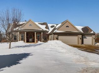 226 Royal Hill Ct, Burlington, WI 53105