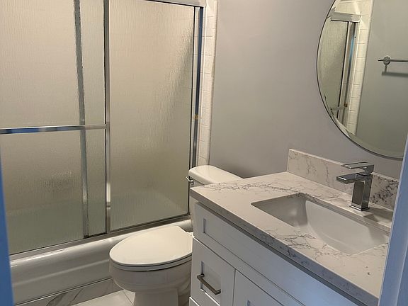 4th image of 11711 Mayfield Ave APT 12