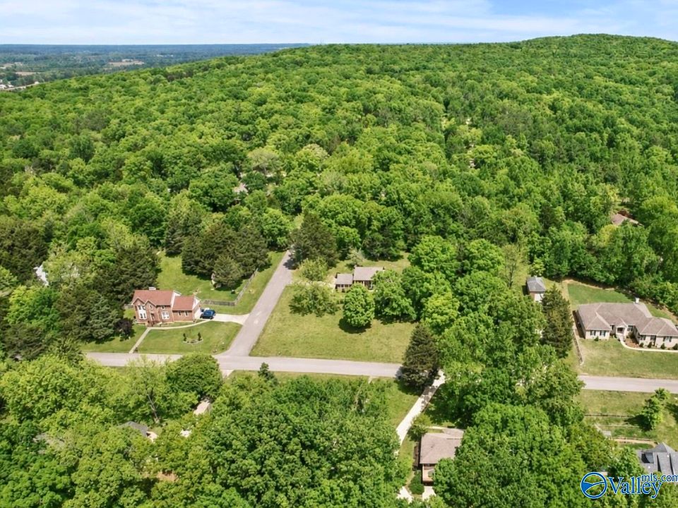 1st image of 120 Deer Run Ln