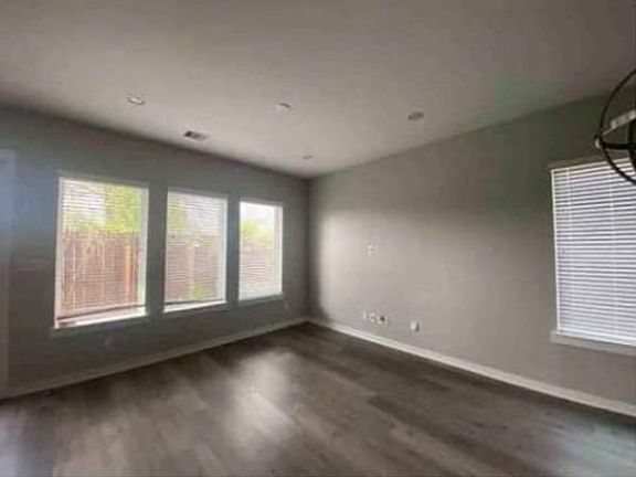 Additional Living Room