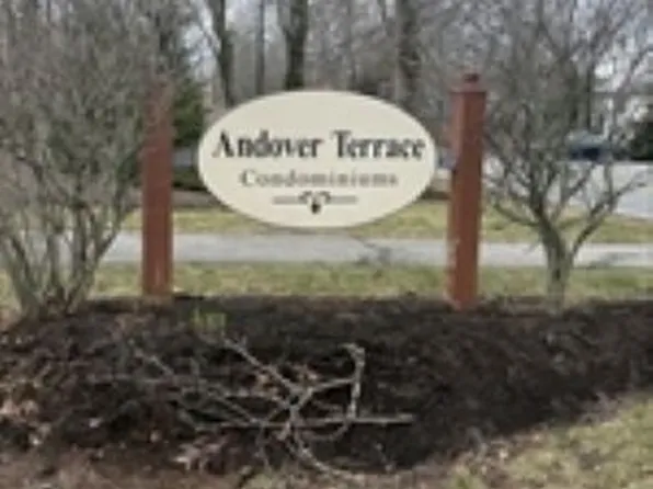 4 Longwood Dr APT 3, Andover, MA 01810