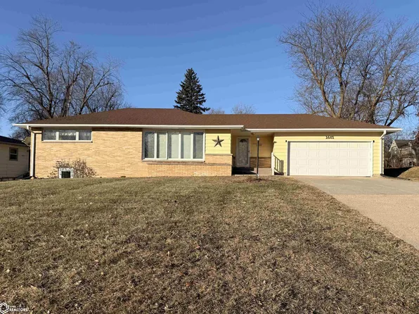 1601 N Main St, Carroll, IA 51401