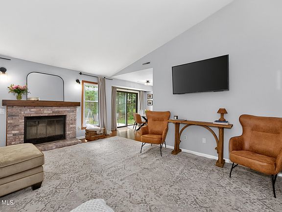5th image of 606 Top Ridge Drive