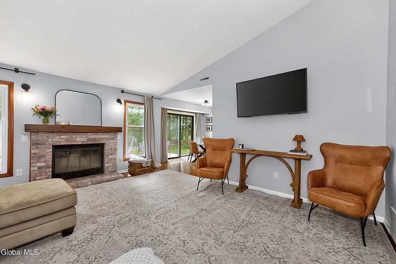 5th image of 606 Top Ridge Drive