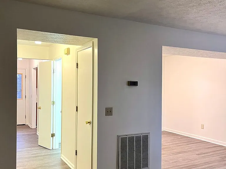 1477 Sandy Cir — Photo 25