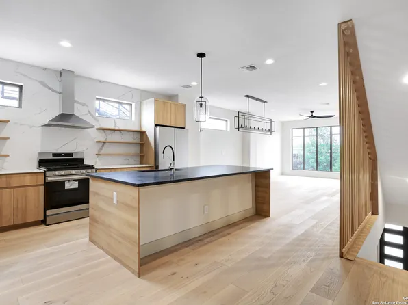 218 Pinckney St, San Antonio, TX 78209