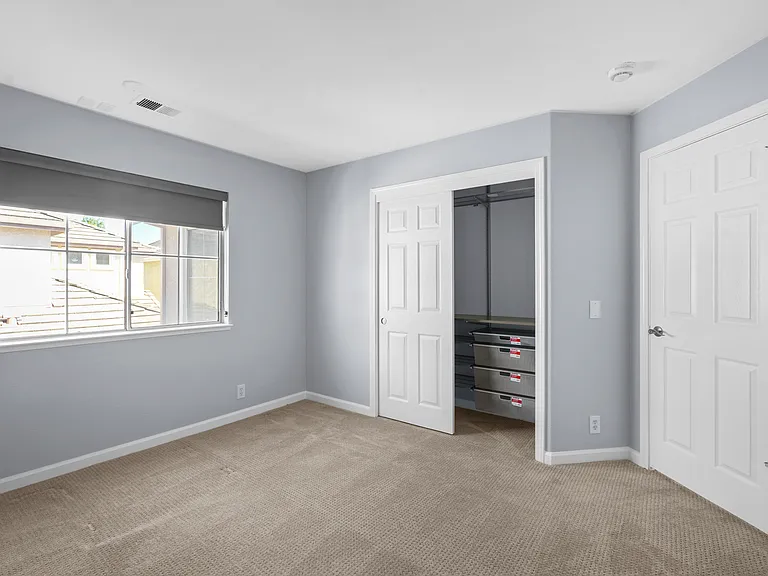 1067 McKay Dr — Photo 15