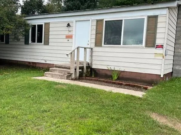 6537 State St, Newberry, MI 49868