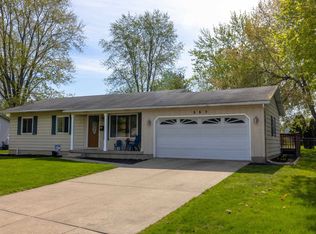 557 Spring Ln, Flushing, MI 48433