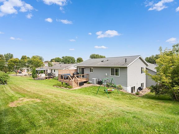 3rd image of 4478 Manor Dr NW
