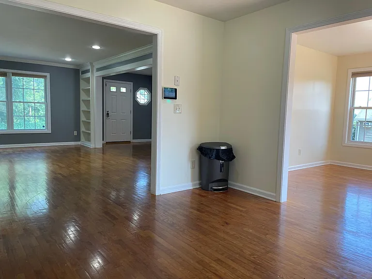 765 Hart St — Photo 11