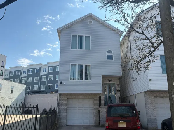 42 Van Buren St, Newark, NJ 07105