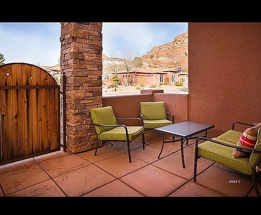 3rd image of 347 W Los Barancos Ln