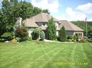 206 Arrowhead Ln, Eighty Four, PA 15330