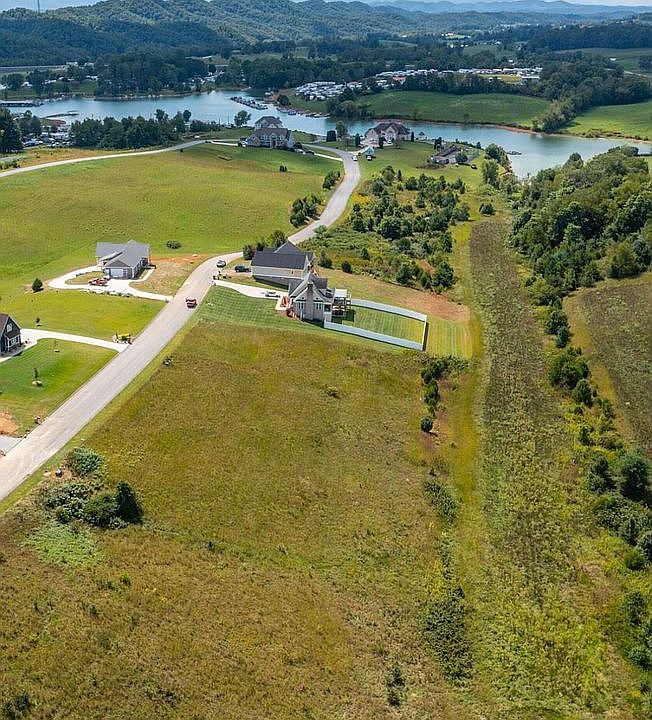 2nd image of 134 Lake View Estates Dr