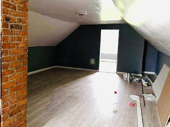 5th image of 12524 Maine St