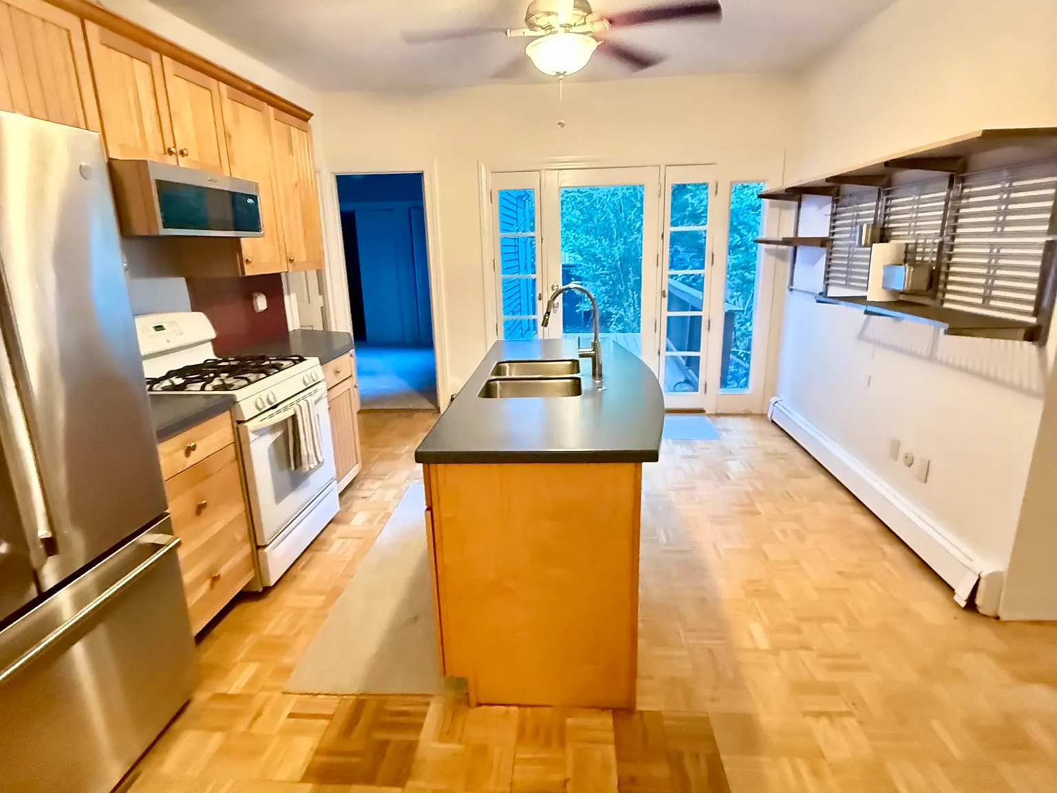1 bed, 610 sqft, $3,300 — Photo 3