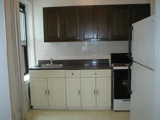Rented by Eric Goodman Realty Corp | media 24