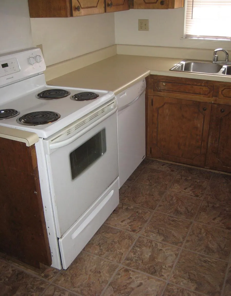 2 bed, 1.5 bath, $750 — Photo 4