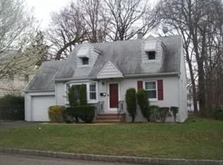 32 Crestview Ave, Vauxhall, NJ 07088