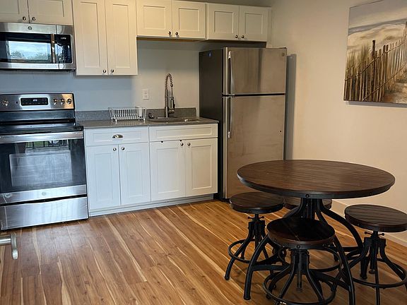 3rd image of 282 Washington Ave #10