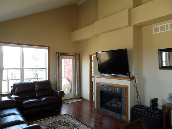 5th image of 11118 Club West Cir NE Unit A