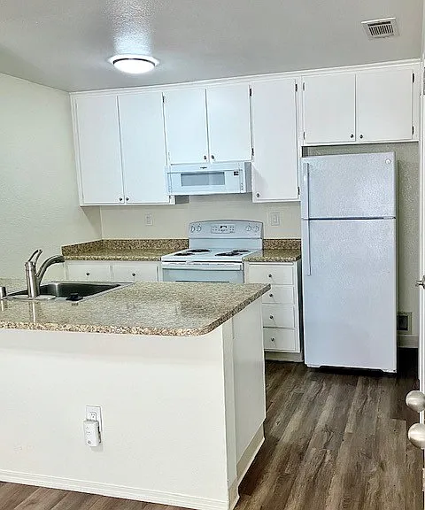 Cowell Terrace Apartments — Photo 4