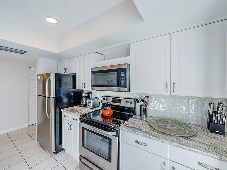 15 Glendale St #1B — Photo 18