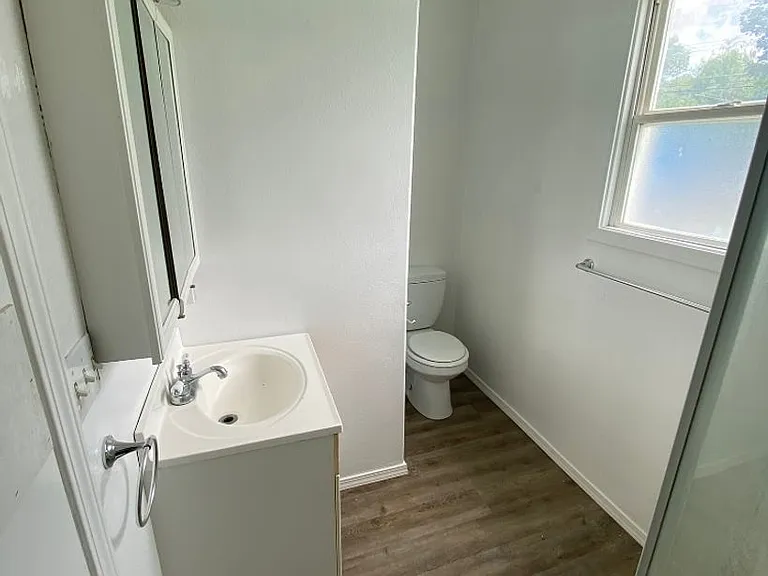 184 Carney St — Photo 9