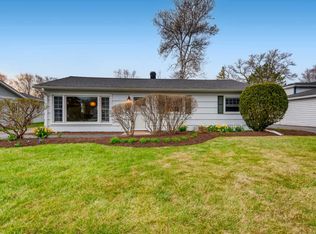 320 N Pershing Ave, Mundelein, IL