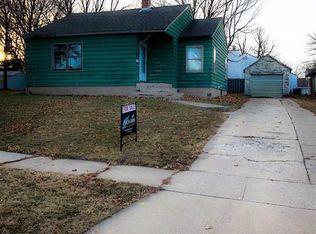 909 S Tama St, Rock Rapids, IA 51246
