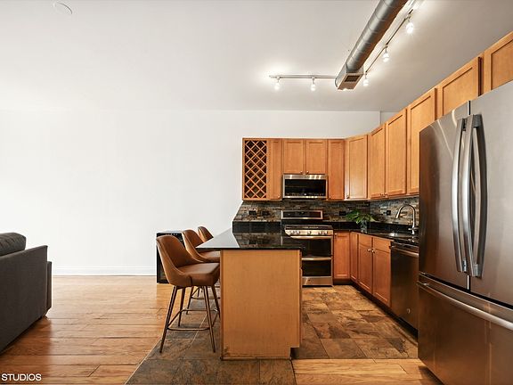 4th image of 4020 N Damen Ave Unit 202