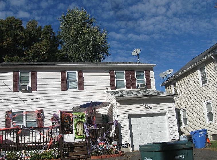 2nd image of 228 Gifford St