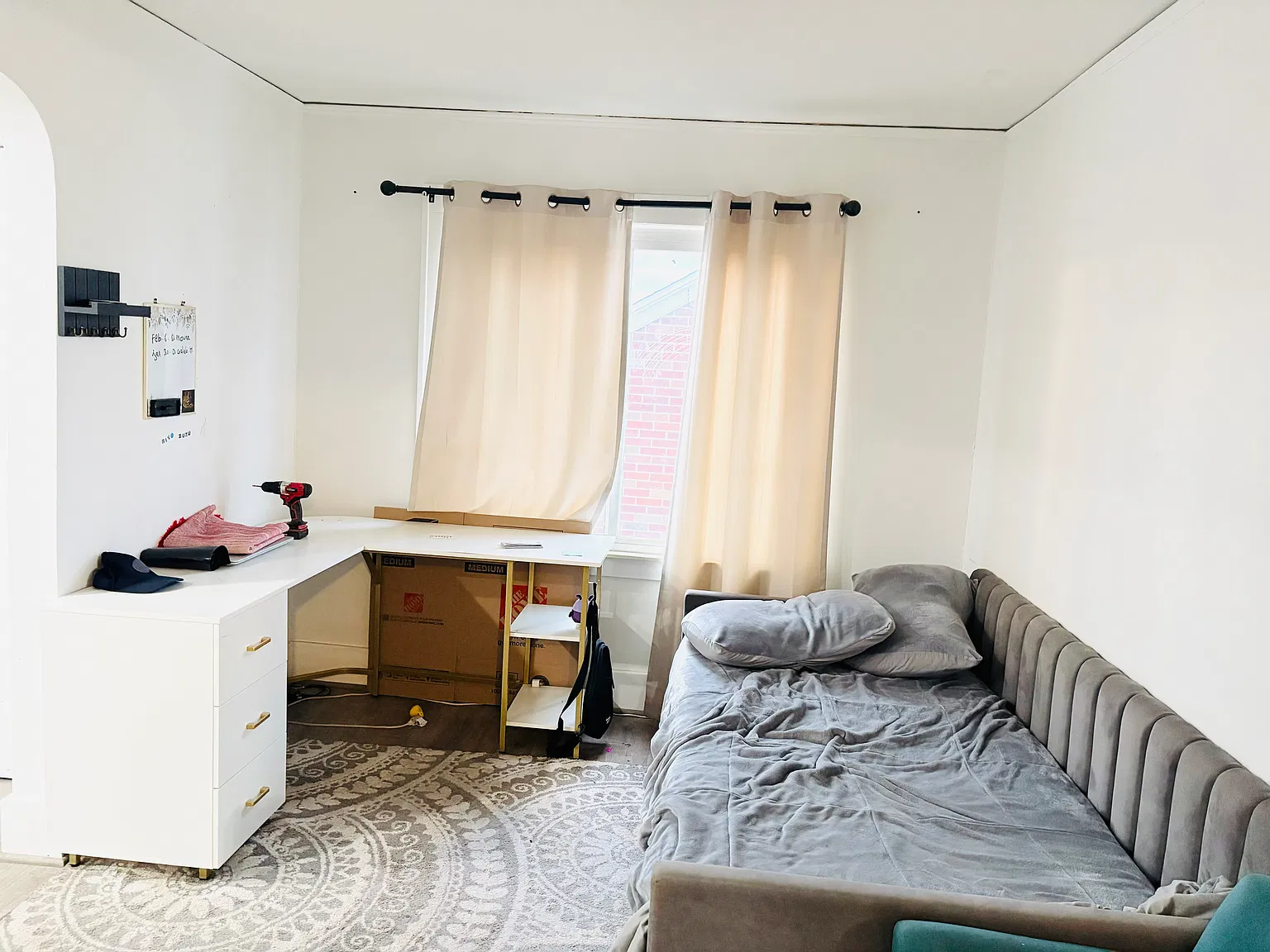 1 bed, 700 sqft, $900 — Photo 2