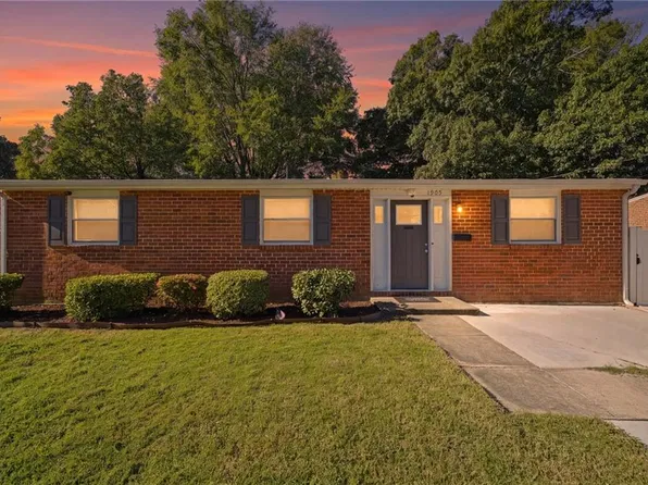 1905 Zinzer Rd, Hampton, VA 23663