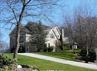 9 Greenleaf Farms Rd, Newtown, CT 06470