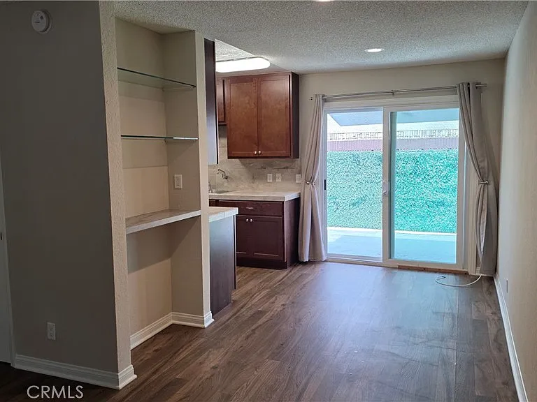 5822 Fullerton Ave — Photo 5