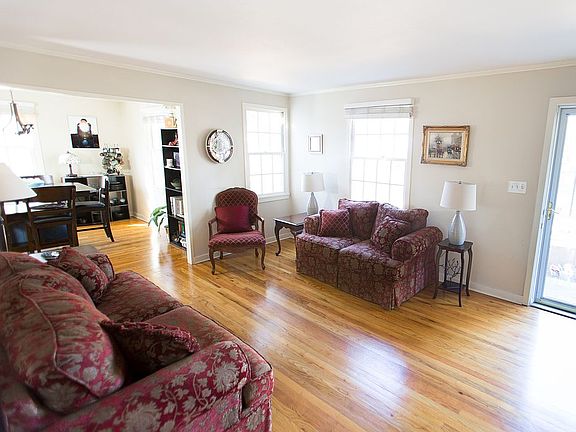 Open concept living & dining