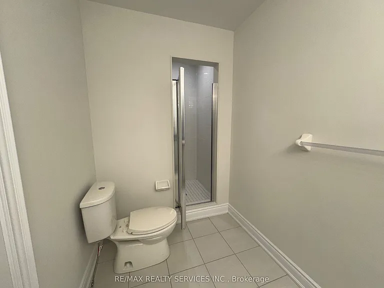 202 Tennant Cir — Photo 31