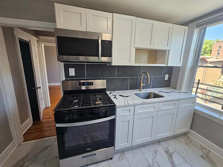 317 William St #1B — Photo 2