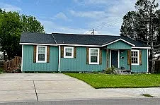 3 bed, 1.0 bath, 1208 sqft, $1,595 — Photo 1