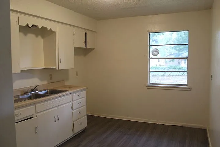 19 Exeter Dr — Photo 15