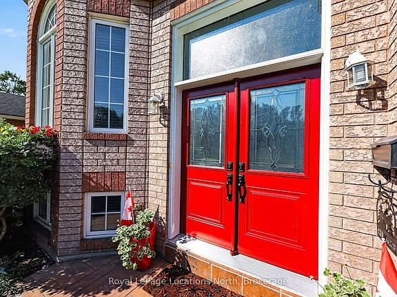 4th image of 66 Royal Beech Dr