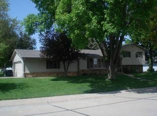 2116 Indian Acres Dr, Hastings, NE 68901