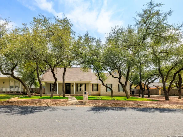 2211 Hedgestone, Fredericksburg, TX 78624