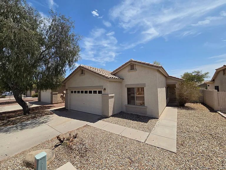 609 W Rio Vista Ln — Photo 1